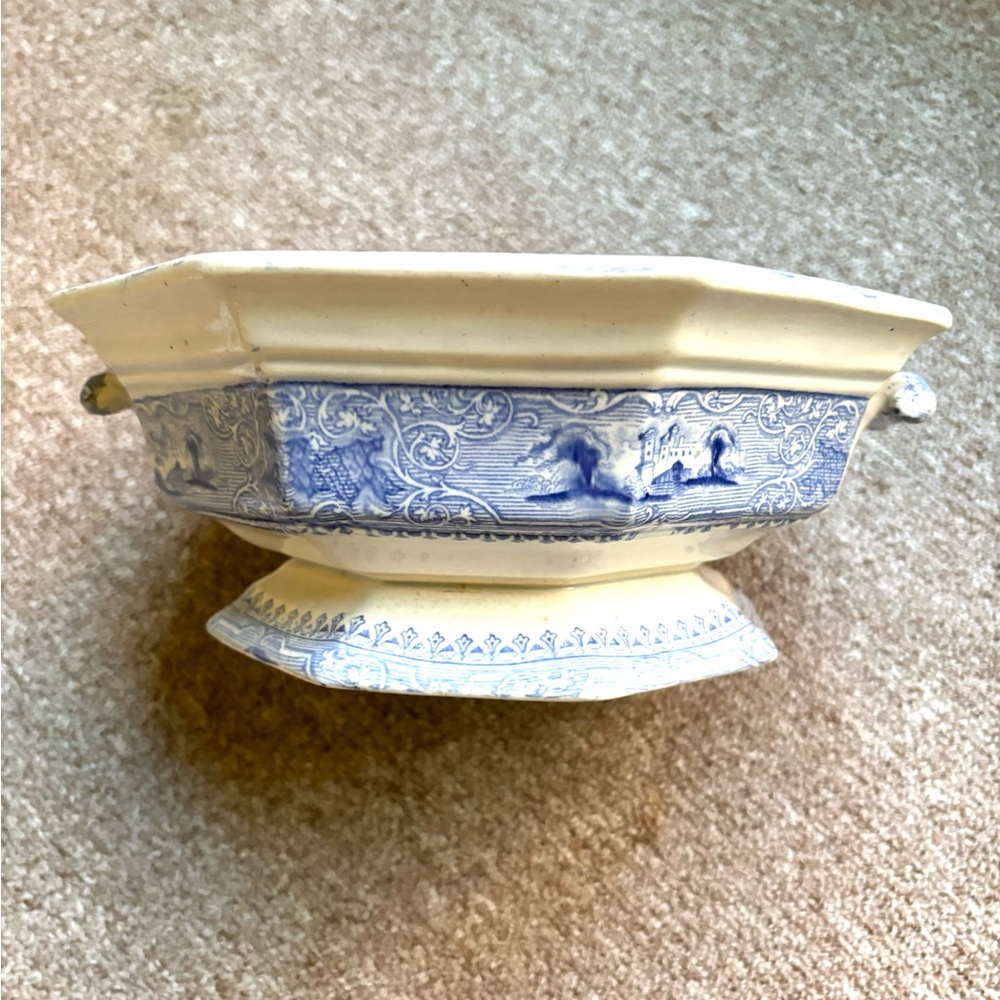 ANTIQUE TUREEN - Picture 6 of 8